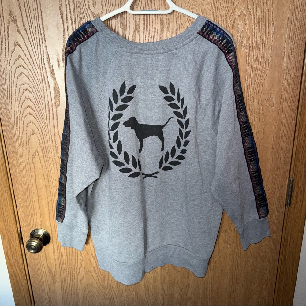 PINK Victoria's Secret Gray Crewneck with Dog and Laurel Design